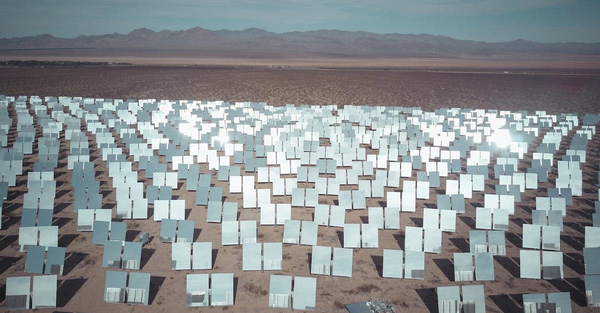 Konstrukcje gruntowe fotowoltaiki - montaż systemów paneli słonecznych